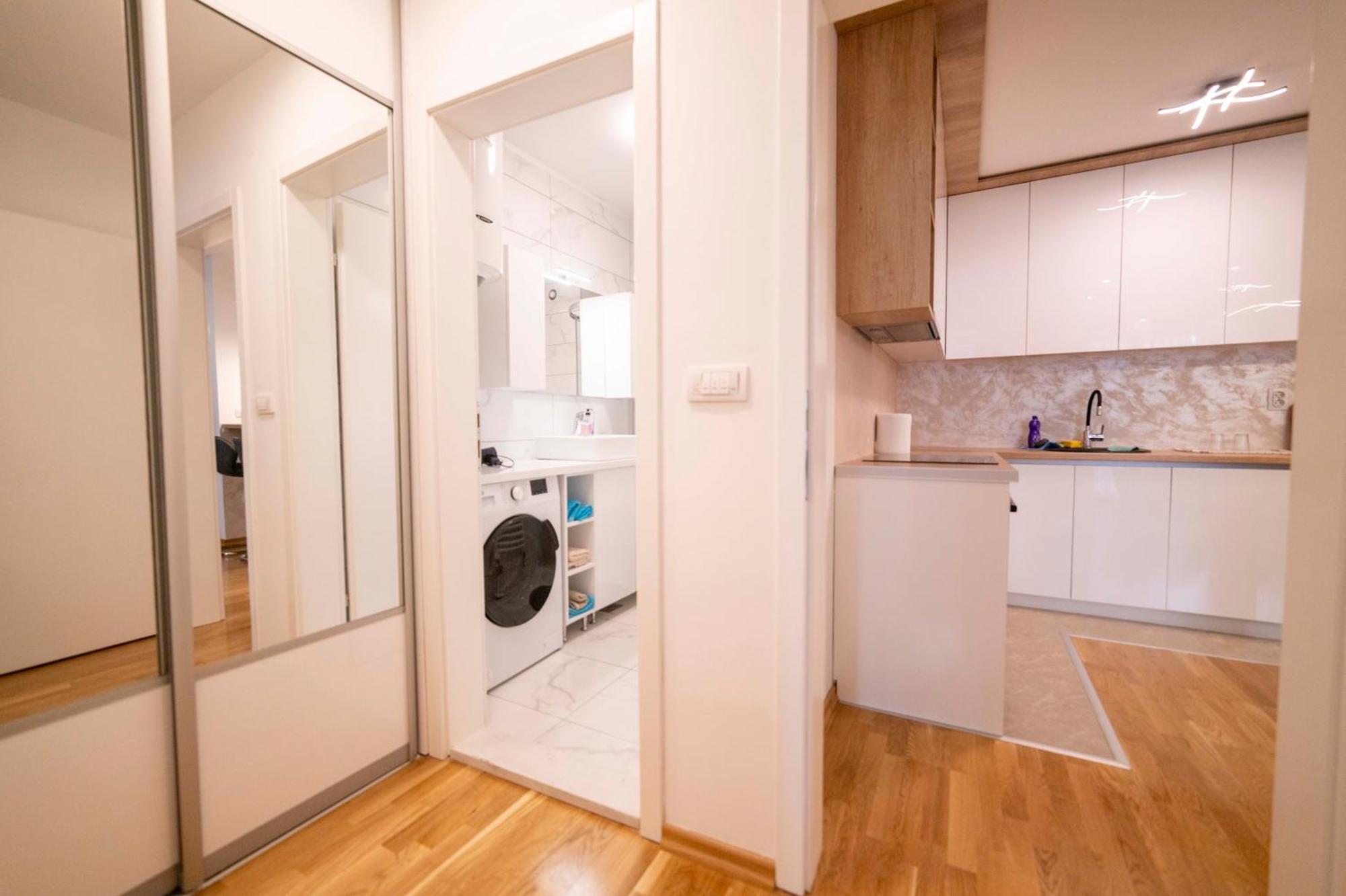 Apartment 5 Star Lukavica 外观 照片